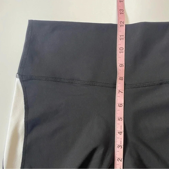 Electric & Rose Large Sunset High Rise Legging Black and White - Picture 4 of 7